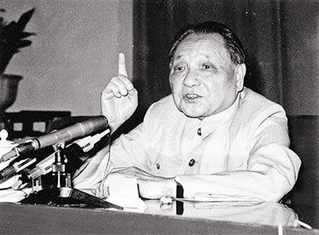 方毅：官至副国级，36岁任上海市委常委，63岁任中国科学院院长