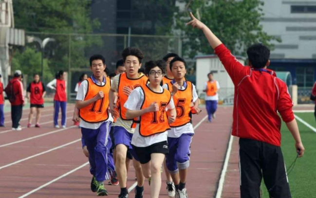 英语将被“踢出”高考？2021英语考试有调整，部分地区直降20分