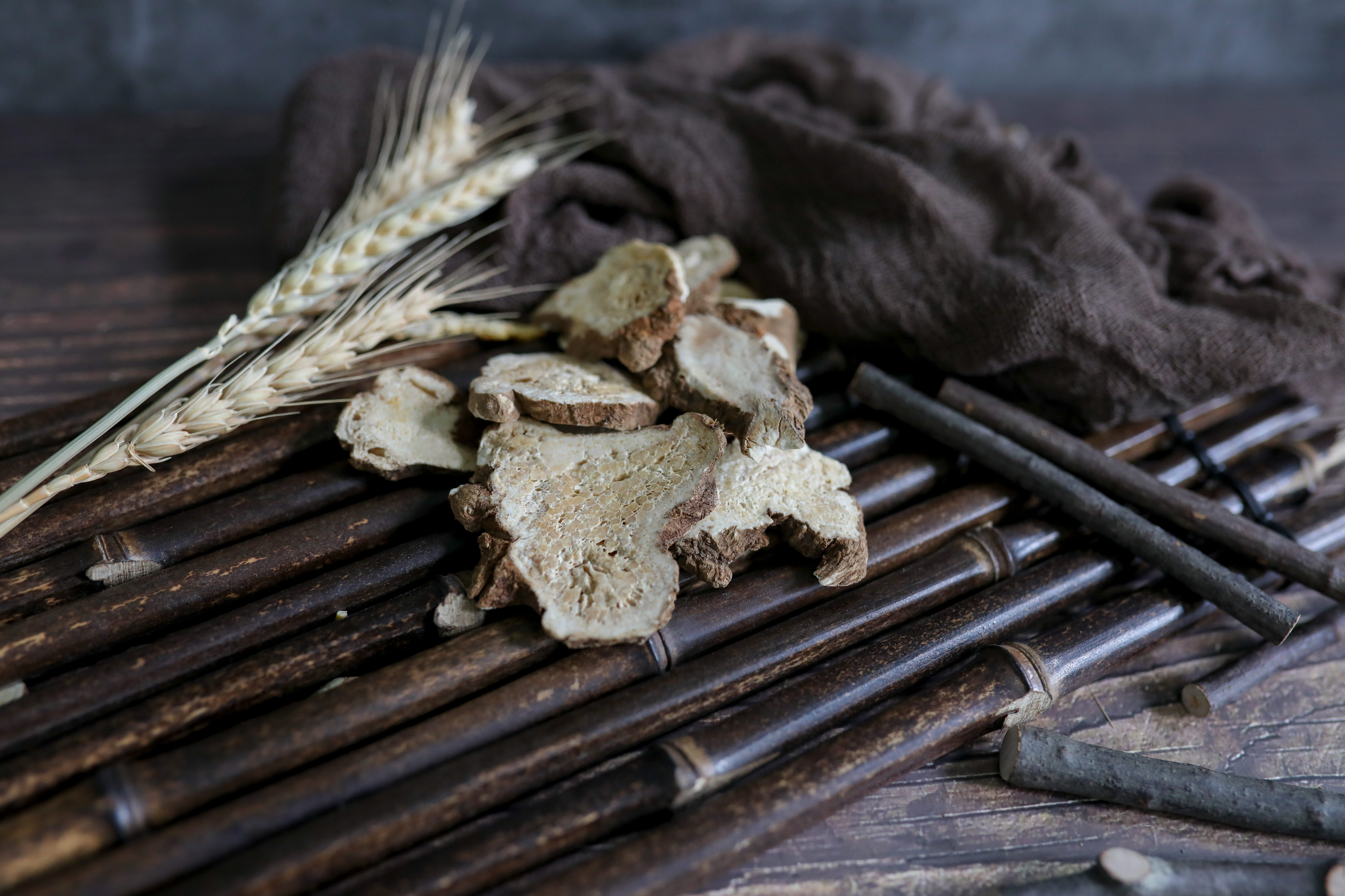 白术配茯苓,一健一渗,水湿有出路