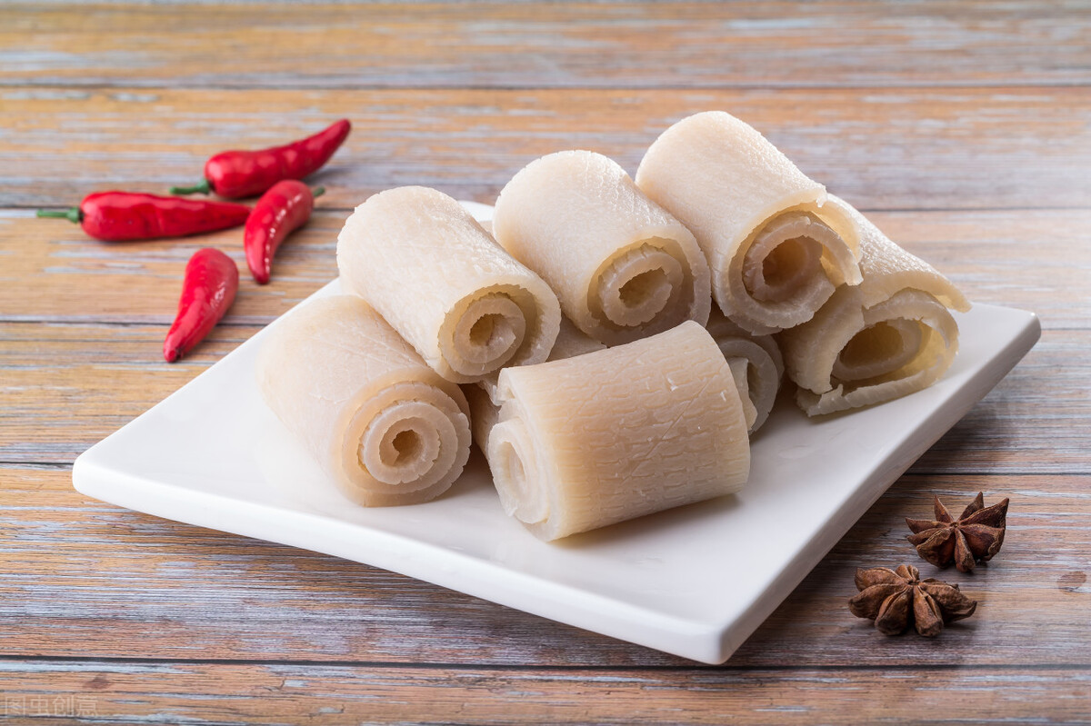 秋冬干燥寒冷，女人要多吃6种食材，补水又驱寒，面如桃花显年轻