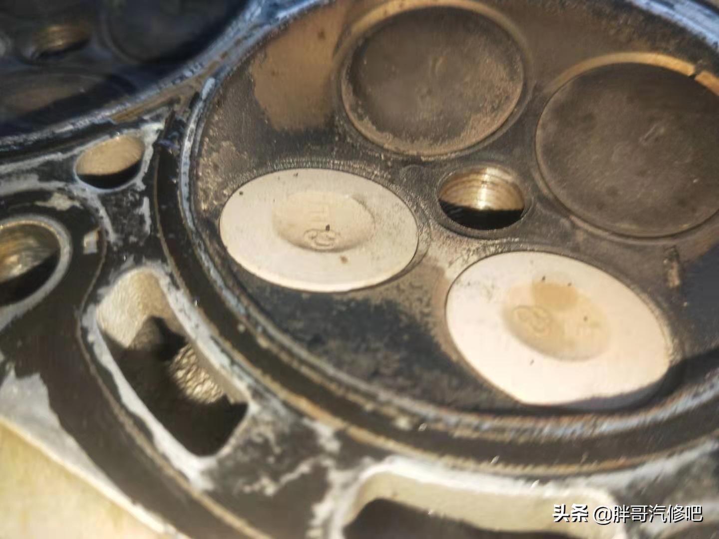 发动机怠速抖动，所有项目都检查了，原来是气门塌陷引起的