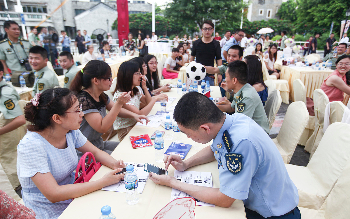 2021年成为一名军人共有7条途径，应征青年和父母须知