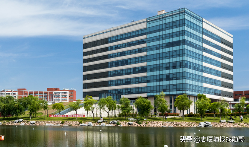 这两所大学，校名神似，宛如“双胞胎”，但实力和录取分相差很大