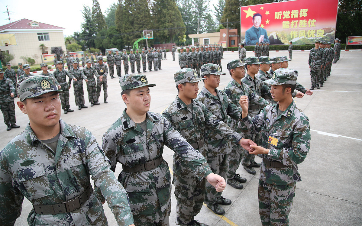 今年大学毕业22岁去当兵，年龄是不是有点大？还有发展空间吗？