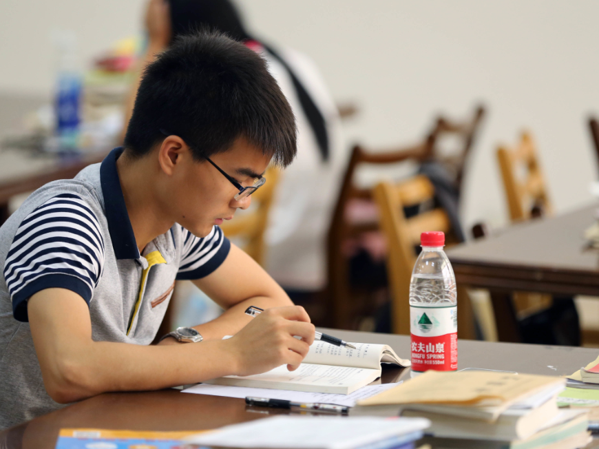 这所大学王牌专业不比清北差，却遭到同学嫌弃，学生：备胎而已