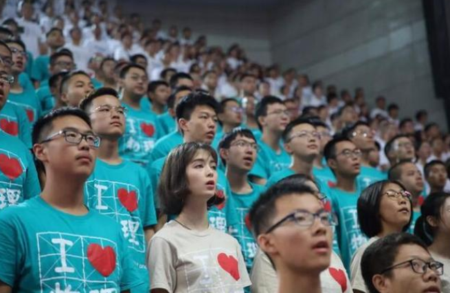 昔日“最帅高考状元”现状曝光，网友感叹，他把人生看得太透彻了