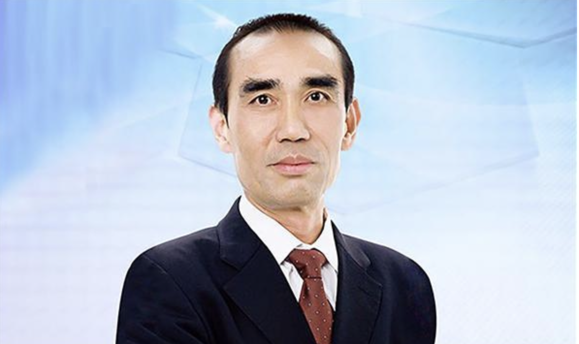 农村穷小子，靠卖零食身价87亿，成福建首富，儿子却意外身亡