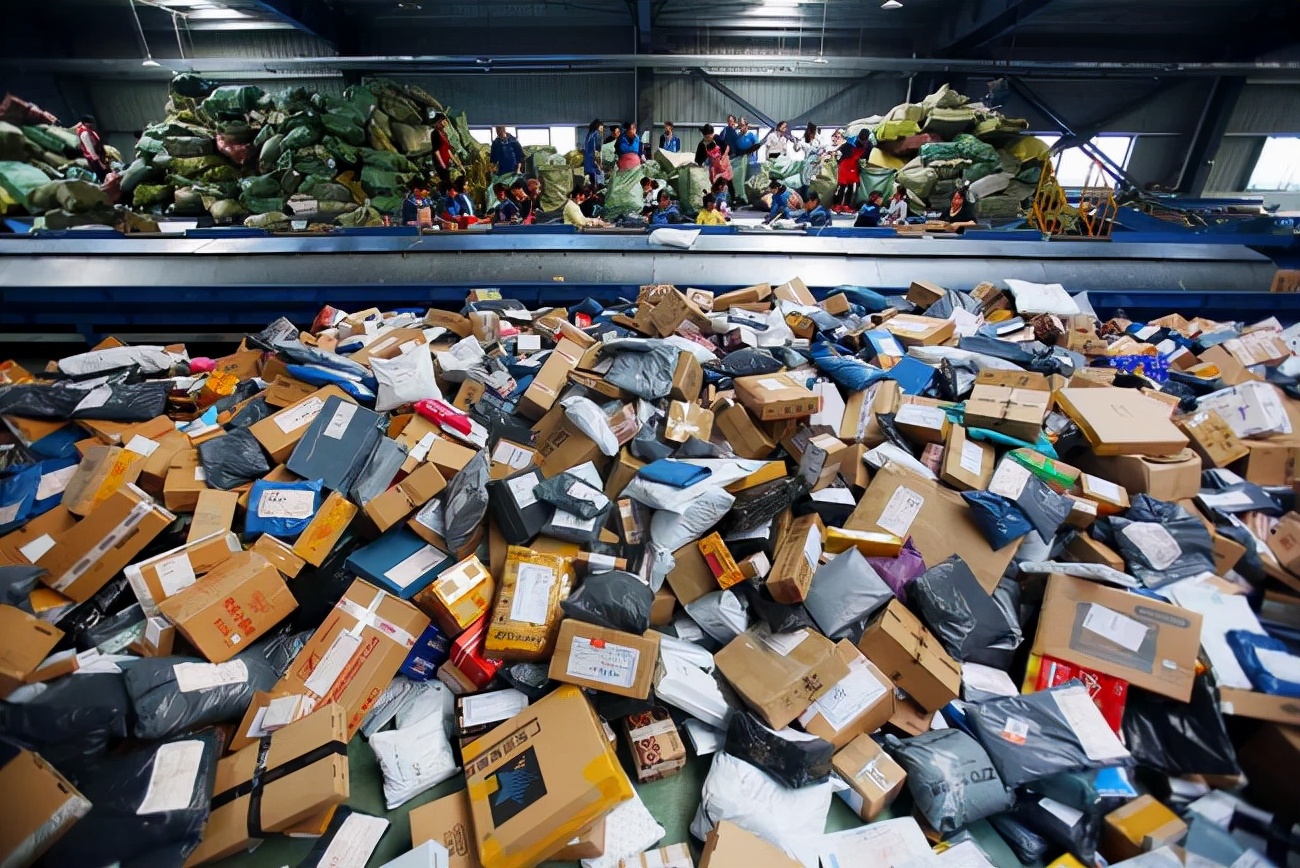 电商人要疯了:卡点双11,快递四巨头突然宣布涨价