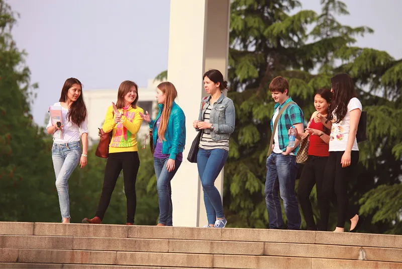 上海大学值得报考吗？3个字母、6个角度，为你解析这所211高校！