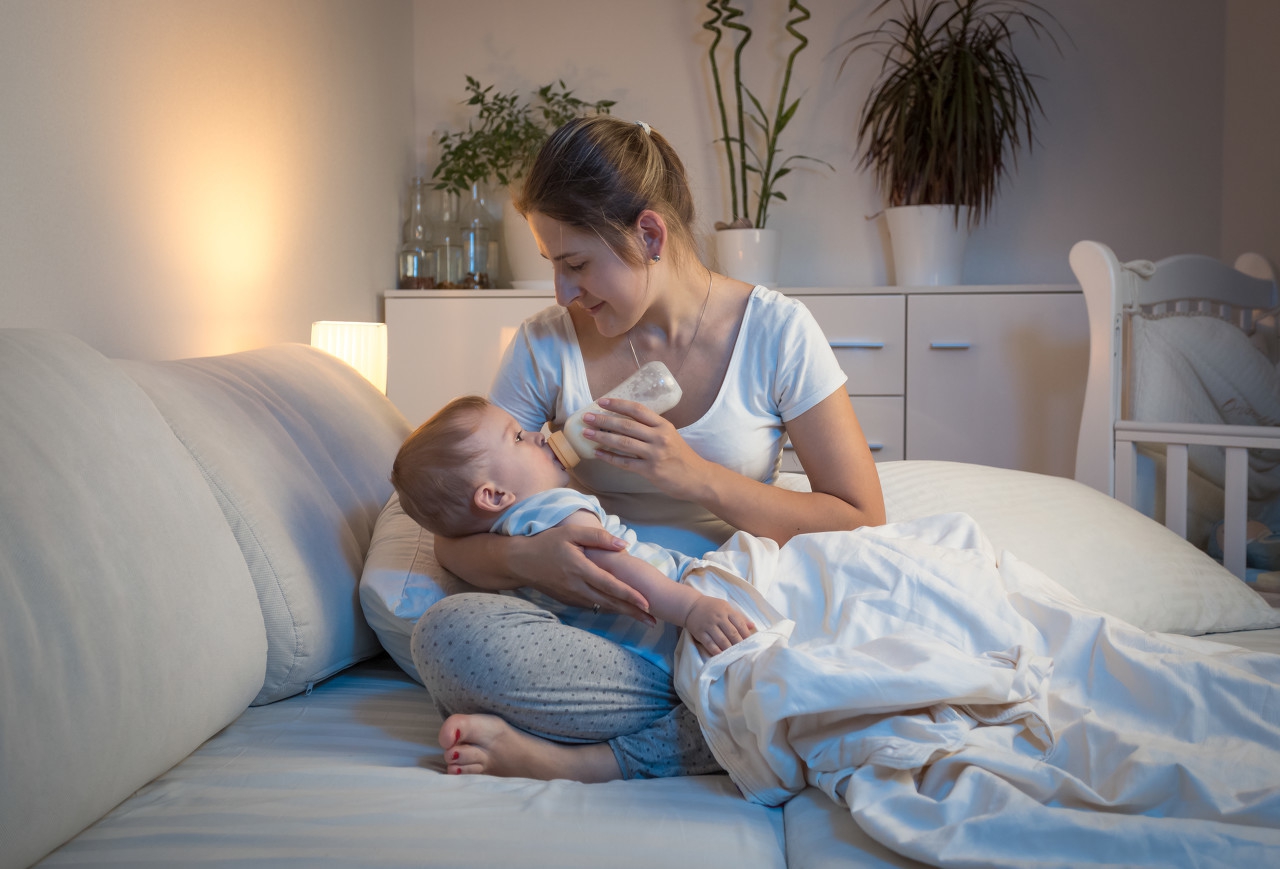 婴儿多大夜间不吃奶（婴儿多大应该戒夜奶）