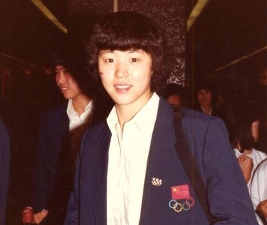 骄傲！中国老女排12金花之一，退役进入四川大学，曾任四川省体育局局长！