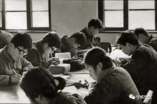 1979年不满17岁，成为四川省高考状元，时隔41年，他现在怎么样？