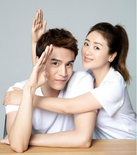 摔伤图片 膝盖 手臂 真实(小李琳膝盖受伤被老公背回家,老公壮实肌肉