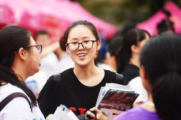 中国大学绰号总汇，五道口职业技术学院听懵网友，你能猜出来几个