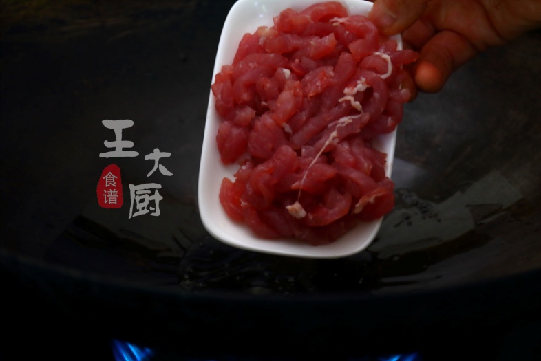 香椿炒肉的做法大全（鲜香嫩滑又下饭的香椿炒肉丝）