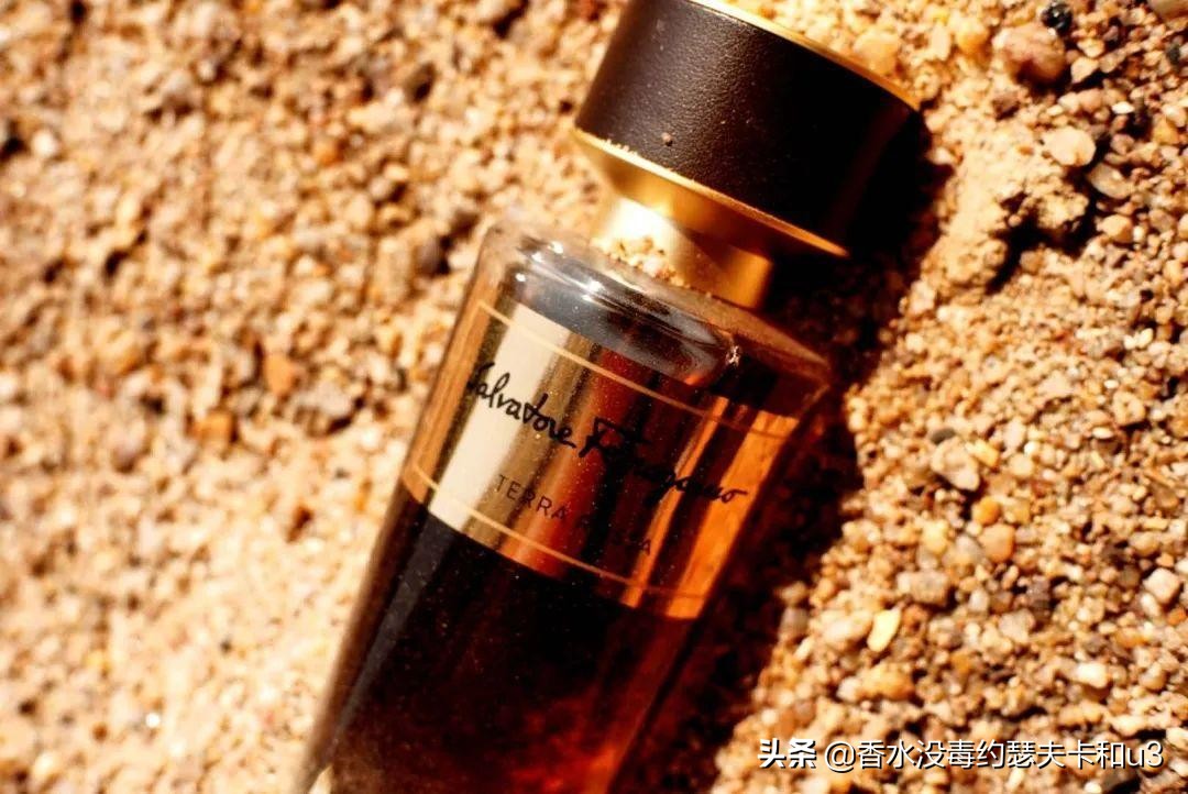 菲拉格慕除了衣服鞋子包，香水也值得夸一夸