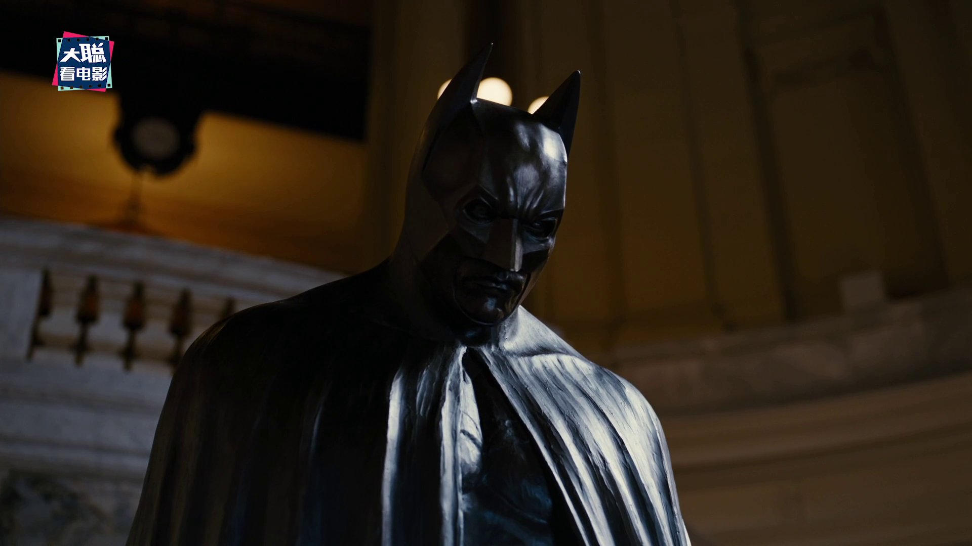 诺兰《黑暗骑士崛起》，其实暗藏另一个结局，蝙蝠侠真的活着吗