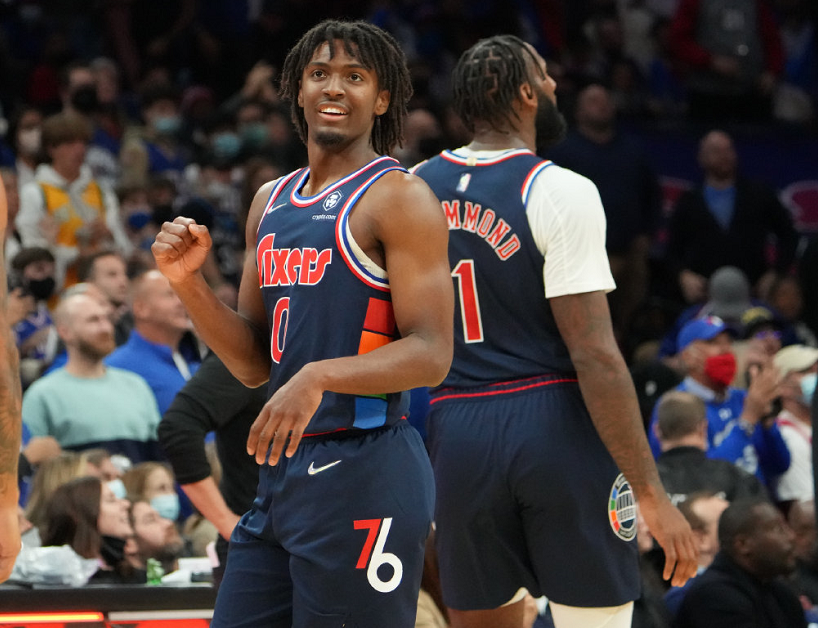 NBA战报：残阵76人输雄鹿，乔治复仇开拓者利拉德，热火不战而胜