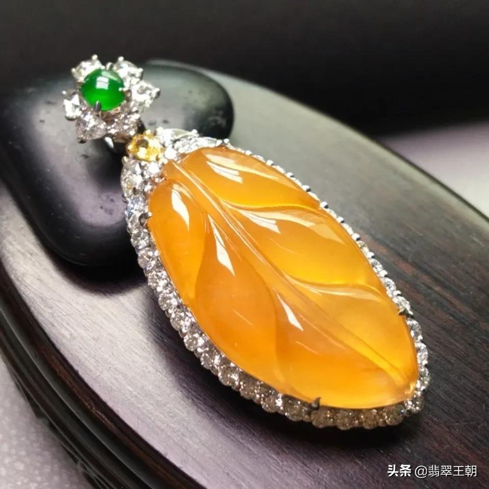 暖春、炎夏、金秋、寒冬，翡翠亦有分明的“四季”，缤纷的色彩