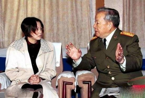 2001年王伟撞机牺牲，美军要求返还飞机加满油，结局如何？