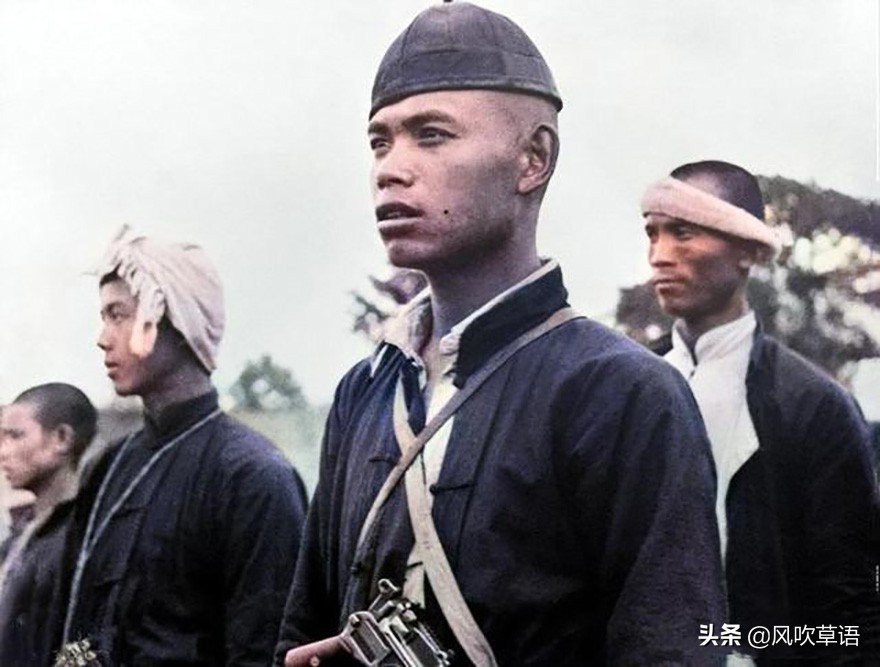老照片：抗战时期，那些被迫拿起武器打鬼子的老百姓
