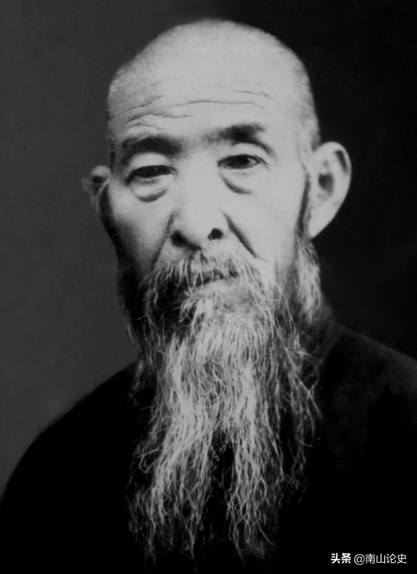 论李天骥的实战能力，抗战时参加过武士队，乃我国10大武术名师