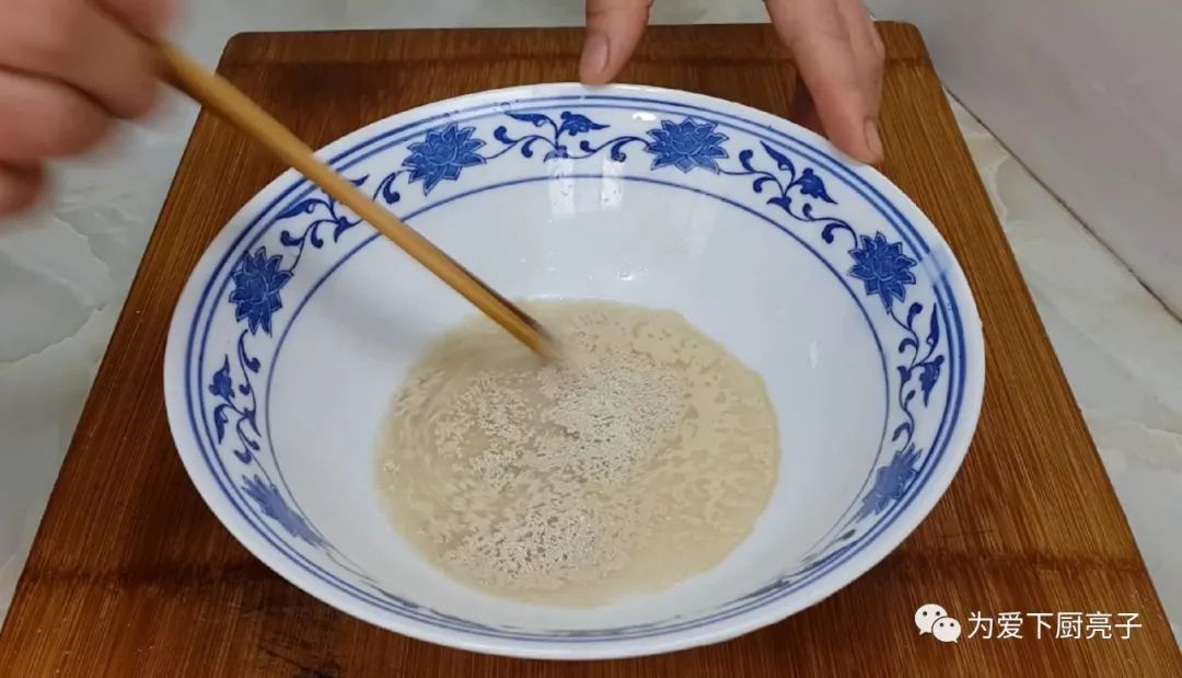 面包糠可以做什么美食（麻花这做法太好吃了）