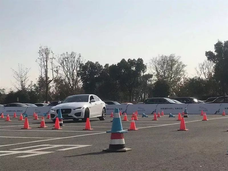 试驾捷豹全新XEL，看一辆优雅的车如何让你体验到运动