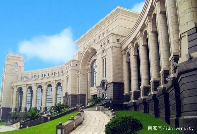 复旦大学经济学院：2022年起不再招学术型硕士生
