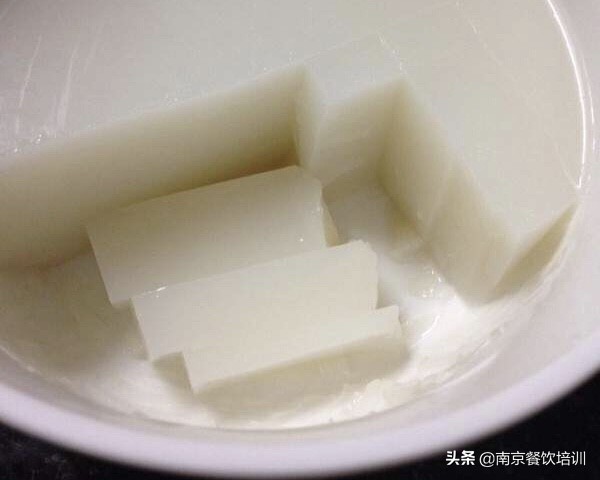 专业面点师教您做生煎包（包含馅料、皮冻、面皮配方和制作工艺）