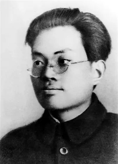 它是中国第一所现代大学，走出“两弹一星”功臣，培养84位杰出政界校友！