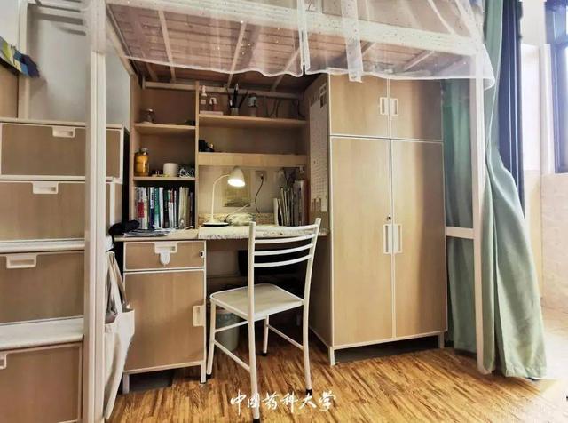 大学寝室的“天花板”：夫妻宿舍yyds，拼搏一年我要上南开