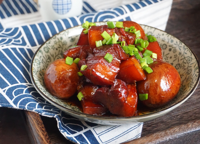 红烧肉怎么做才能软烂而不油腻（红烧肉美食烹饪教程）