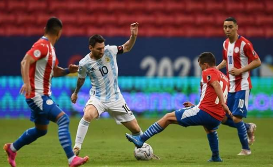 巴拉圭组资格赛首回合(巴拉圭vs阿根廷，阿根廷面对苦主难拿分，巴拉圭战术克制守分数)
