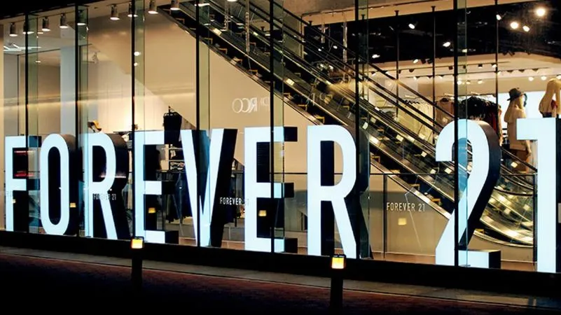 被官媒痛骂,一夜凉透!在中国年赚74亿的H&M,为何非要作死