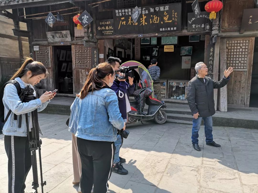 喜报 | 我校学生自编自导网络纪录片荣获大奖