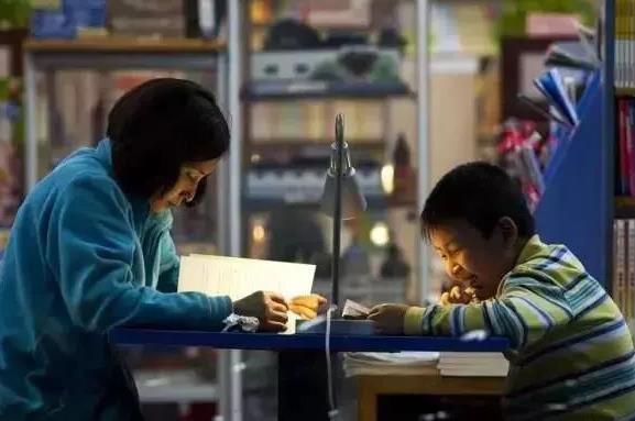 小学升初中，选“民办”还是选“公办”？三年后中考分数上见分晓