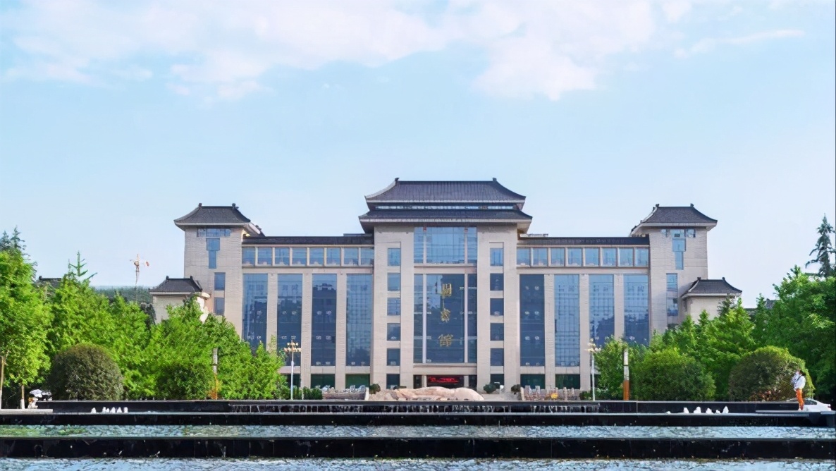 师范类高校分档排名：第一档仅有两所，南京师范大学位于第三档