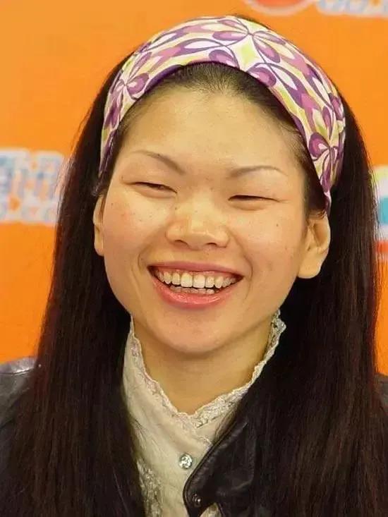 从江西农村到国际名模，章子怡、刘涛捧她场，40岁的吕燕凭什么