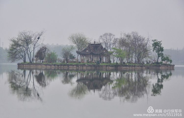 莫愁湖——粉黛江山，留得半湖烟雨；王侯事业，都如一局棋枰