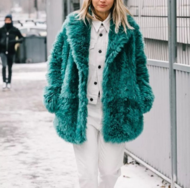 羊羔毛外套太好看了！冬天这么穿，保暖又显瘦