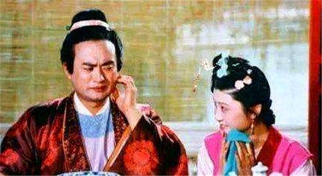 红楼梦：薛蟠“女儿令”中的“乌龟和大马猴”，分别是在暗指谁？