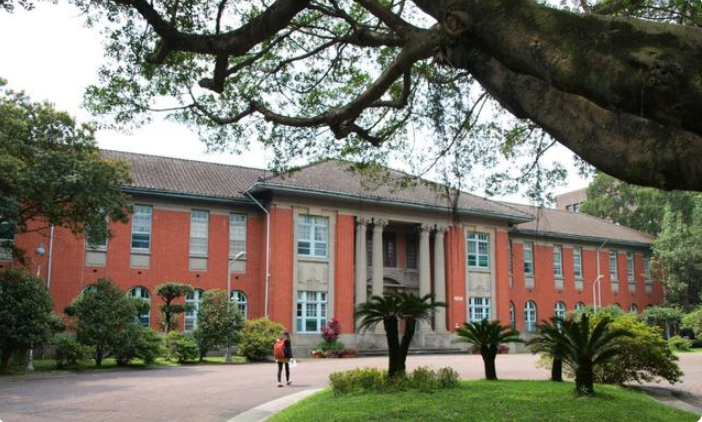 校园面积是清华大学的80多倍？这些大学太“大大大大大”了