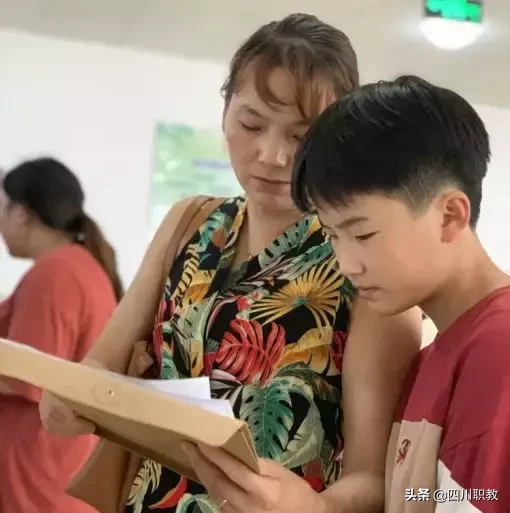 四川省志翔职业技术学校2019级新生第一批次报到工作顺利完成