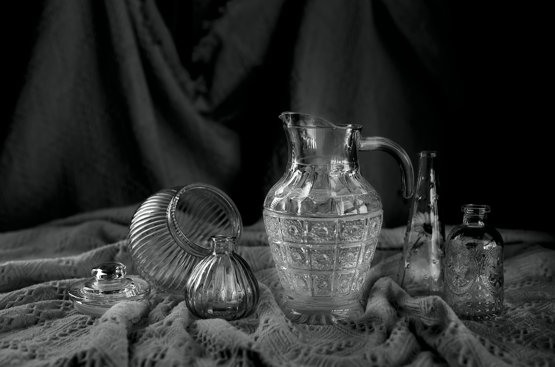 新手摄影师怎样拍出好看的黑白静物作品?