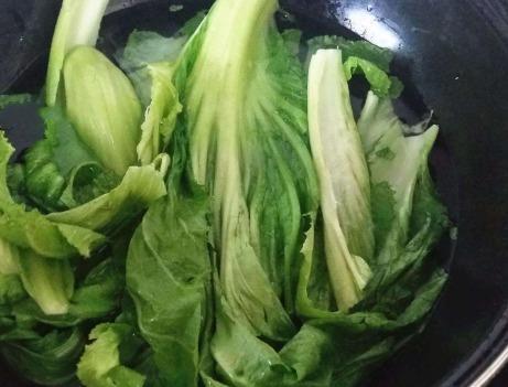 每年秋天，我家要这样腌一罐酸菜，不发霉不长毛，吃一年也不坏