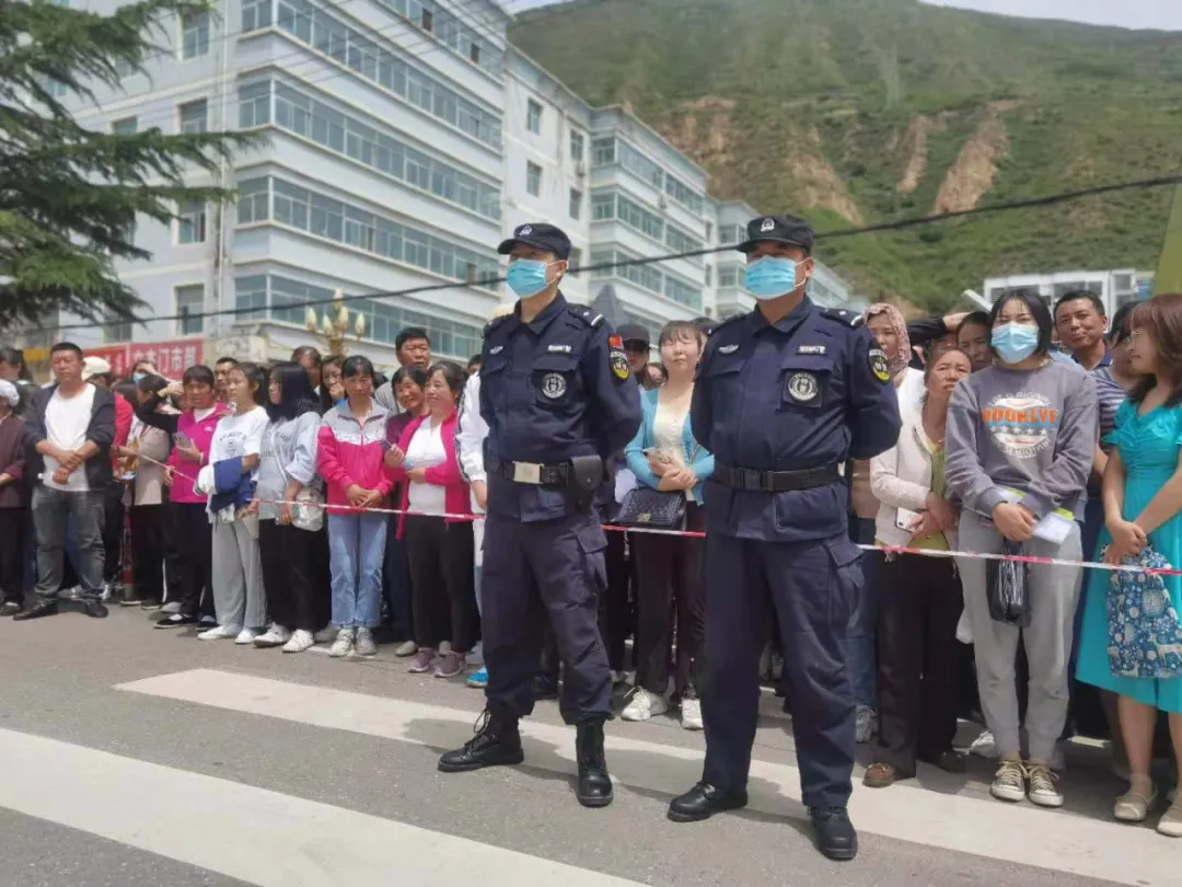 【护航高考】高考第一天，甘肃公安为梦护航！