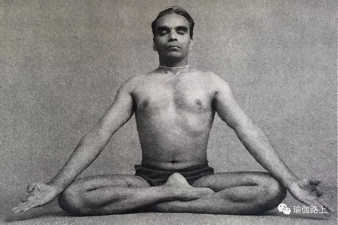 艾扬格密集一 | 32 个经典体式 & 2 大呼吸法经典示范图