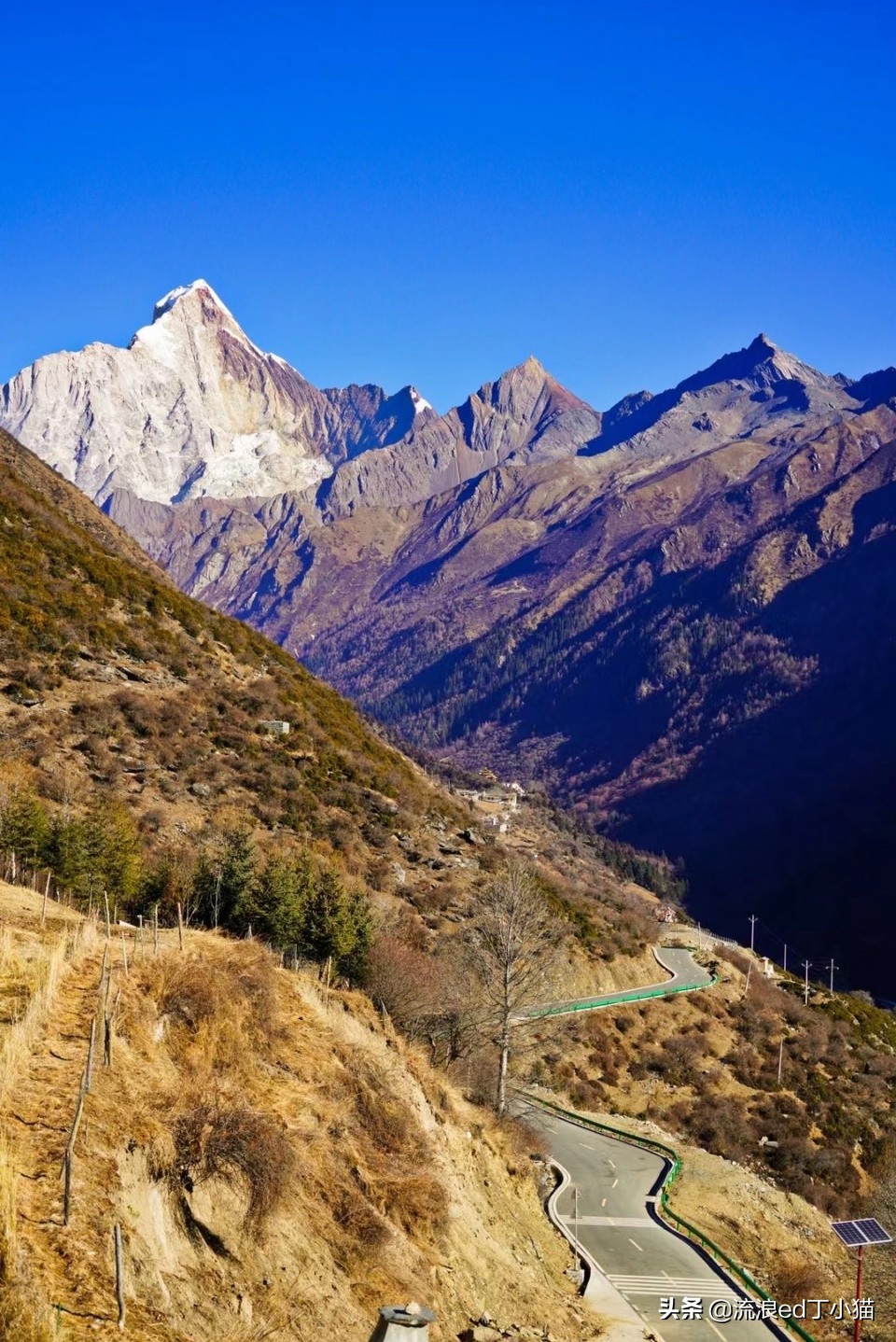 冬游四姑娘山，天天都看日落金山、冰瀑冰湖奇观，网友：人间值得