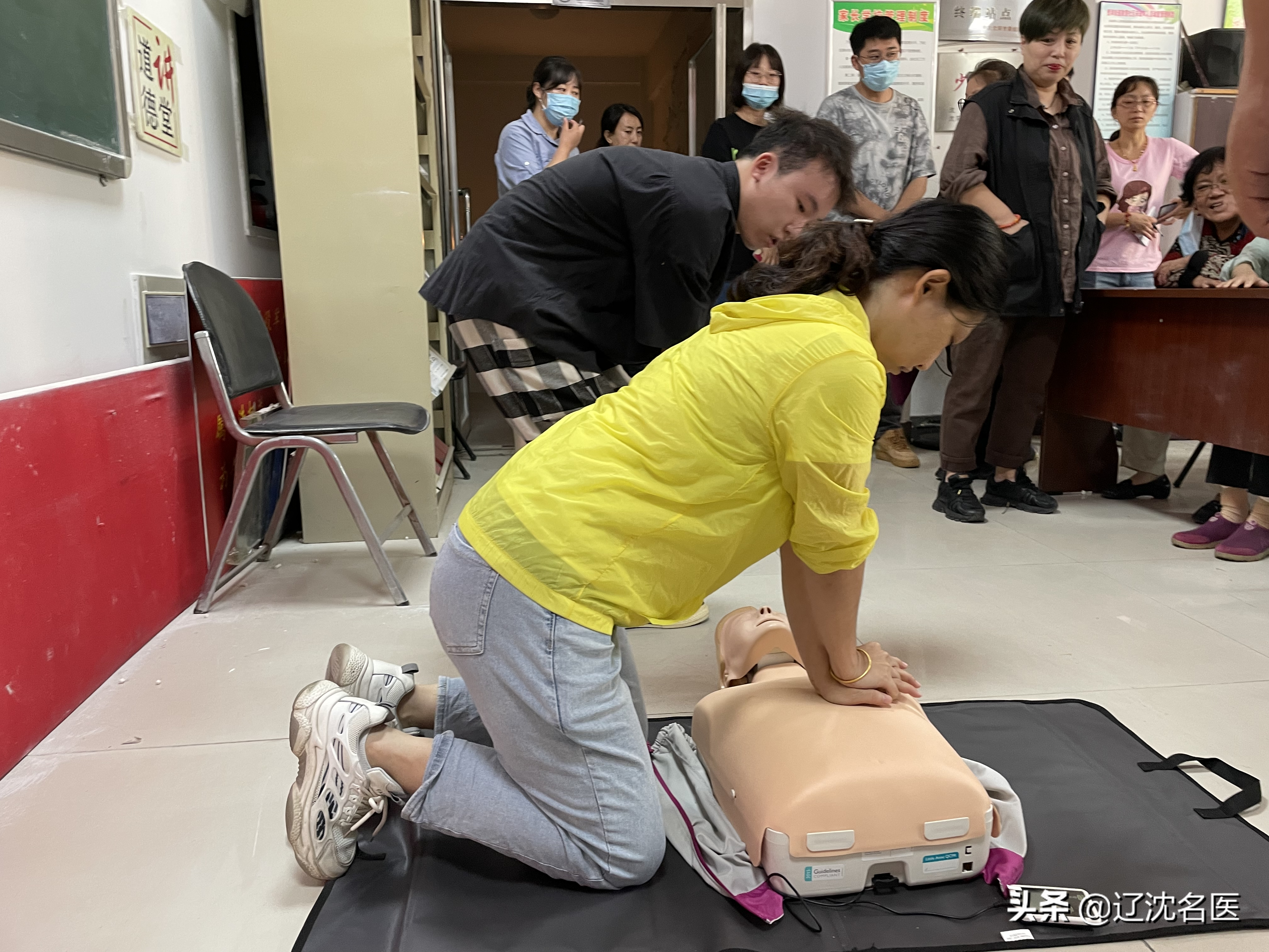 沈阳医学院基础医学院“医者为民”青年宣讲团走进勋望社区